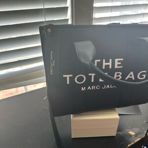 Marc Jacobs Black 'The Tote Bag' Logo Leather Tote